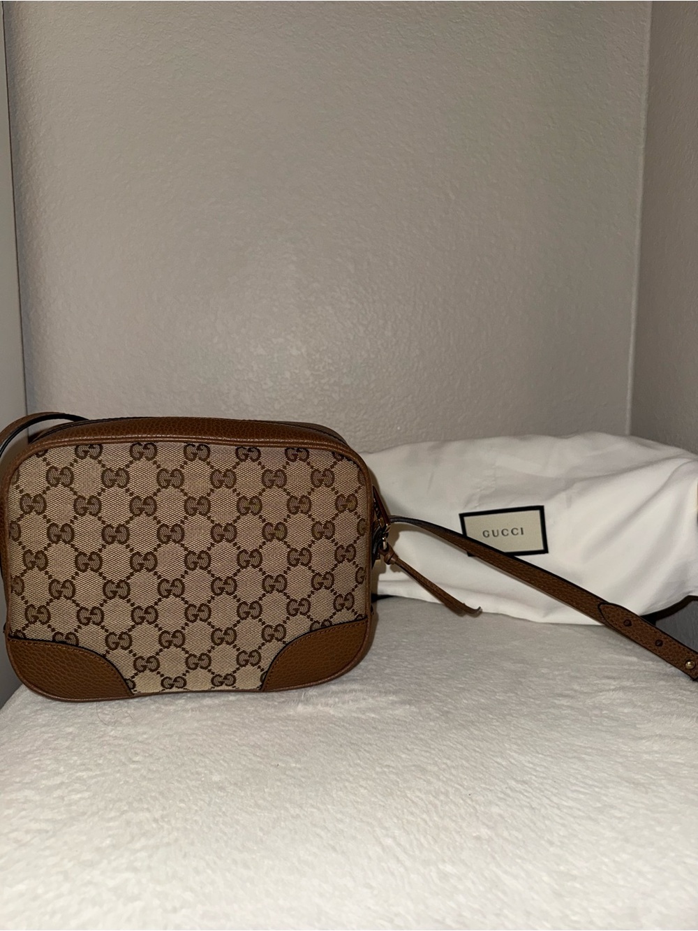 Authentic Gucci Brown GG Supreme Canvas Crossbody with Leather Trim